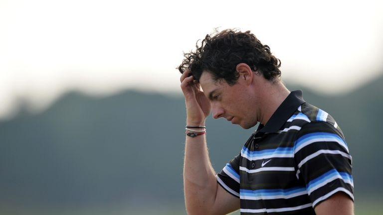 Rory McIlroy ends with a bogey at the 18th hole in round two of the WGC-HSBC.