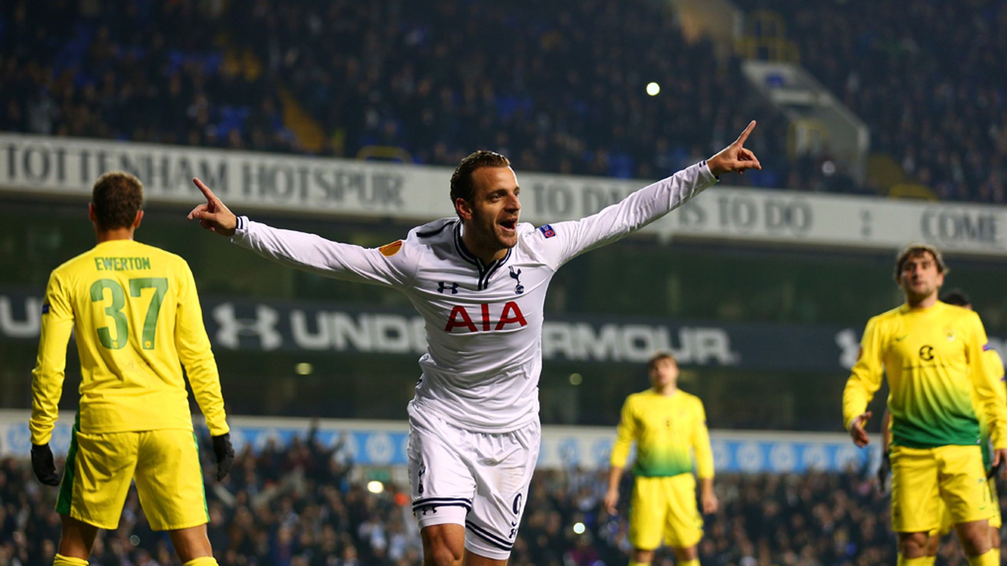 Europa League Roberto Soldado Nets Hat Trick As Tottenham Beat Anzhi Makhachkala 4 1 Football News Sky Sports