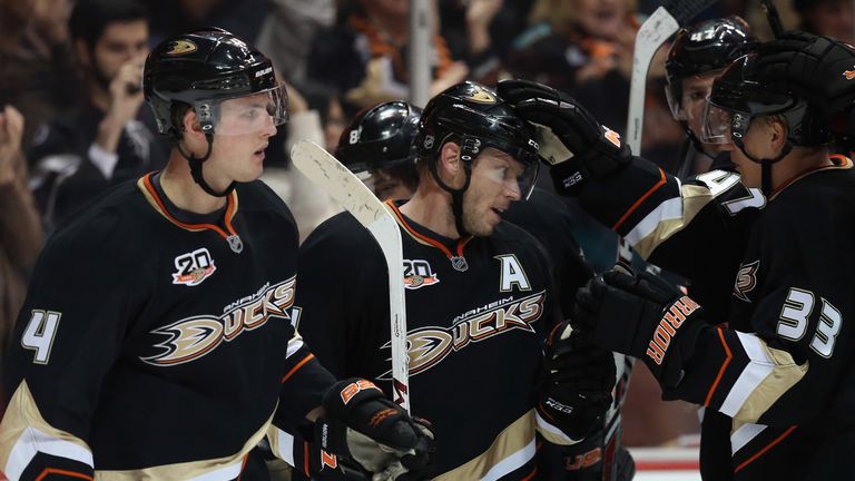 Anaheim Ducks made it ten straight wins following victory over Phoenix Coyotes
