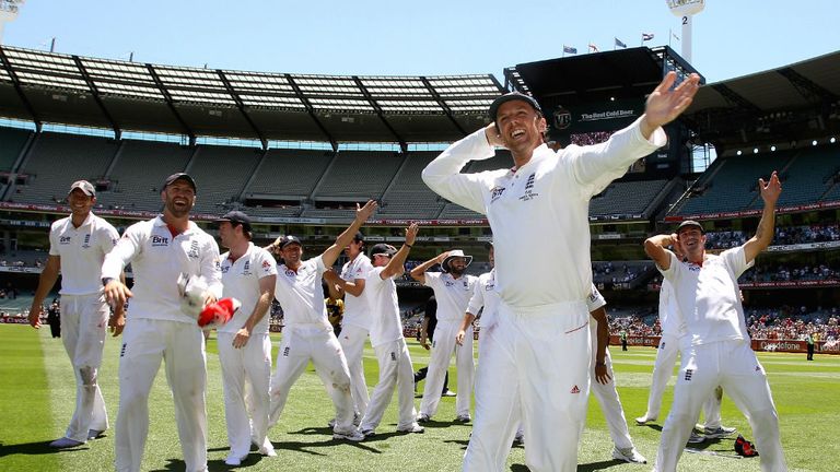 - Graeme Swann of England leads the team doing the sprinkler dance during day four of the Fourth Test match between Australia and England in Melbourne