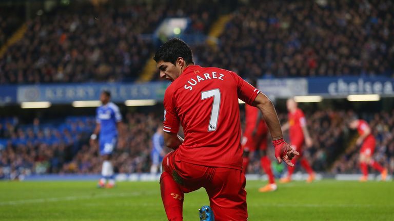 LONDON, ENGLAND - DECEMBER 29:  Luis Suarez of Liverpool reacts during the Barclays Premier League match between Chelsea and Liverpool at Stamford Bridge o