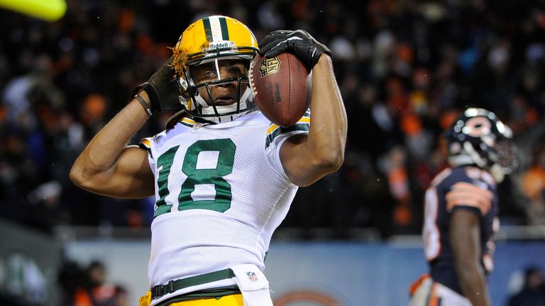 Randall Cobb of the Green Bay Packers catches the game-winning catch touchdown against the Chicago Bears in week 17 
