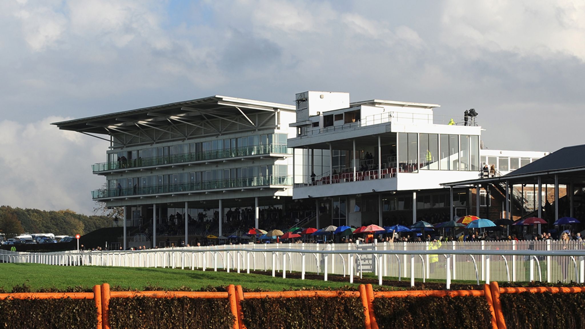 Officials At Wetherby Keep An Eye On Weather Racing News Sky