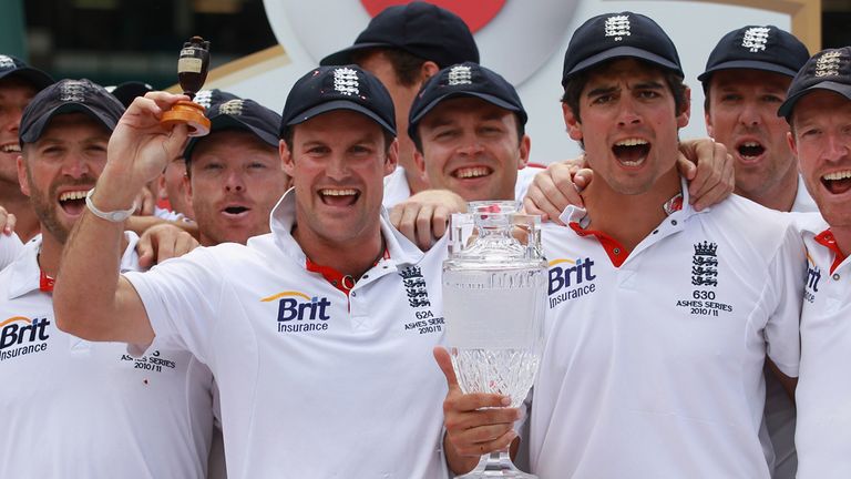 Andrew Strauss llevó a Inglaterra a una primera victoria de Ashes en Australia durante 24 años