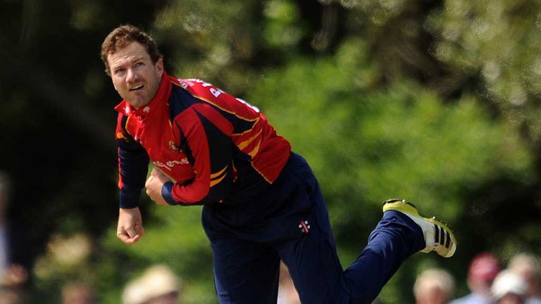 Tim Phillips signs on for a 15th season with Essex | Cricket News | Sky ...