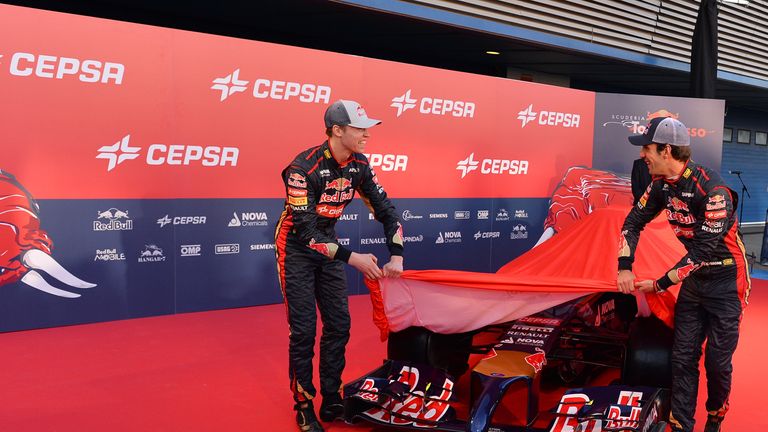Daniil Kvyat and Jean-Eric Vergne unveil the Toro Rosso STR9