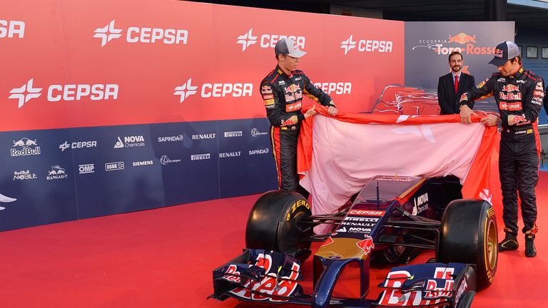Daniil Kvyat and Jean-Eric Vergne unveil the Toro Rosso STR9