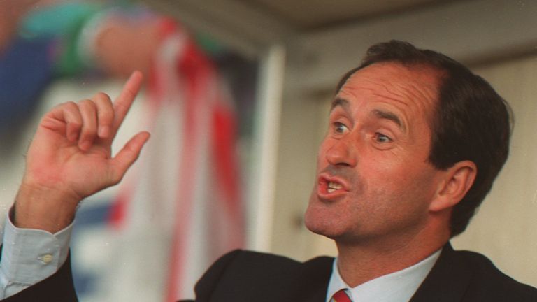 1995:  Manager of Arsenal, George Graham shouts instructions to his players during a Premier League match at Highbury, London. Mandatory Credit: Ben Radfor