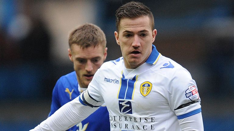 Leeds United's Ross McCormack (right) in action with Leicester City's Jamie Vardy during the Skybet Championship match at Elland Road, Leeds.