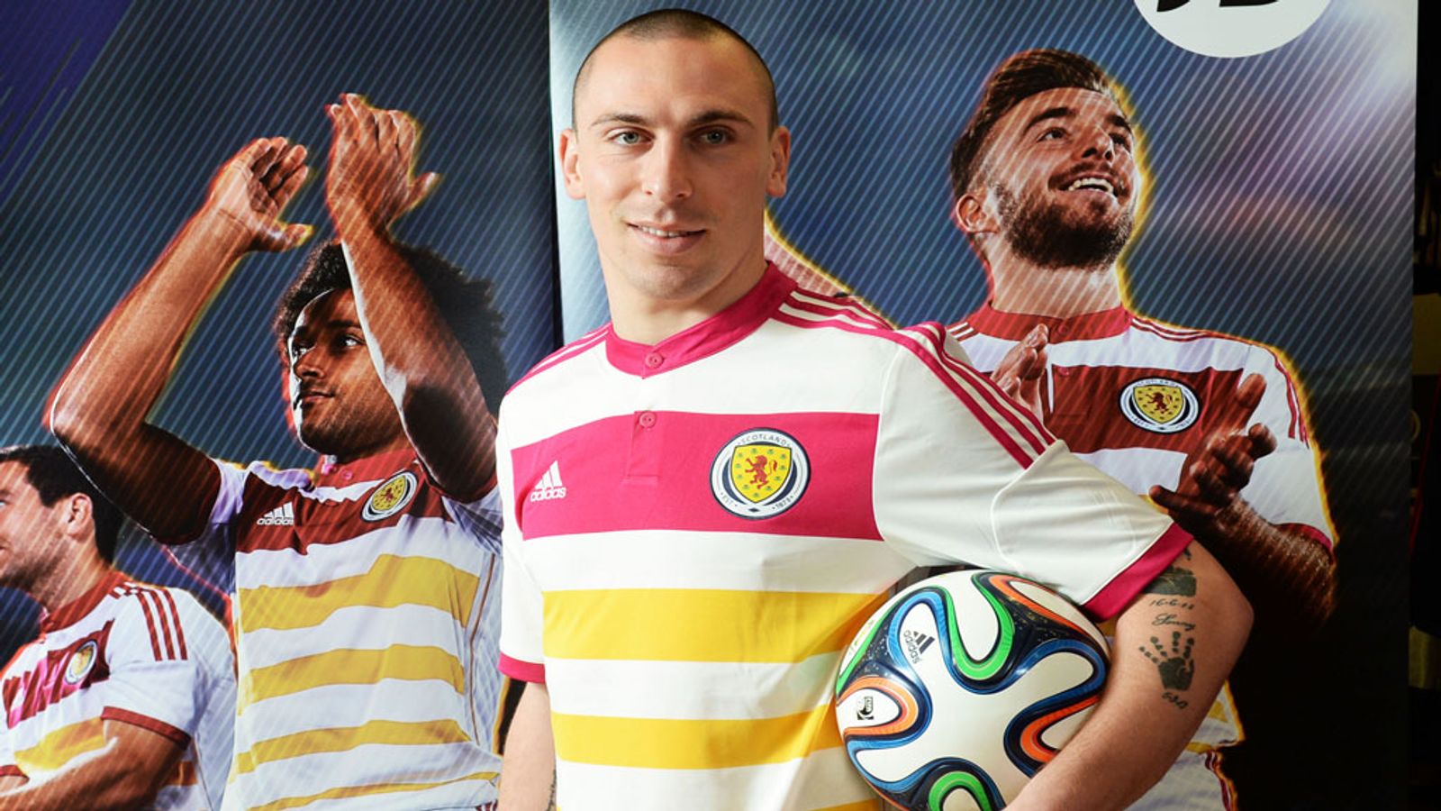 Scotland have unveiled their new away kit for the Euro 2016 campaign ...