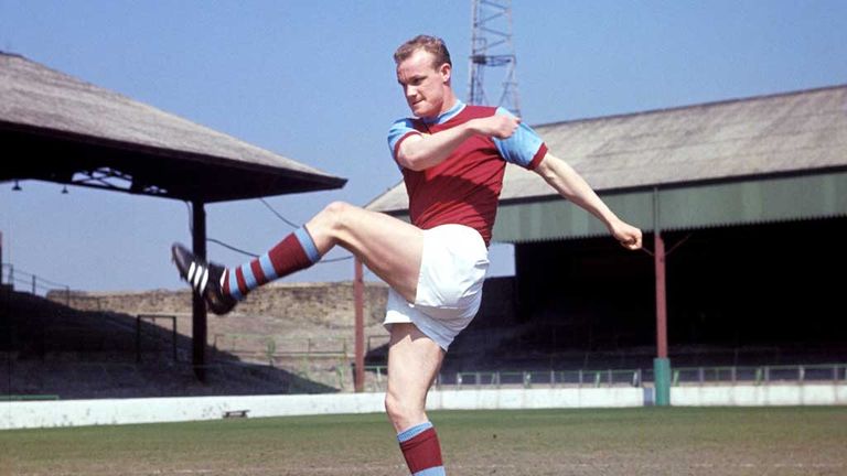 Gordon Harris: Burnley legend mourned by club
