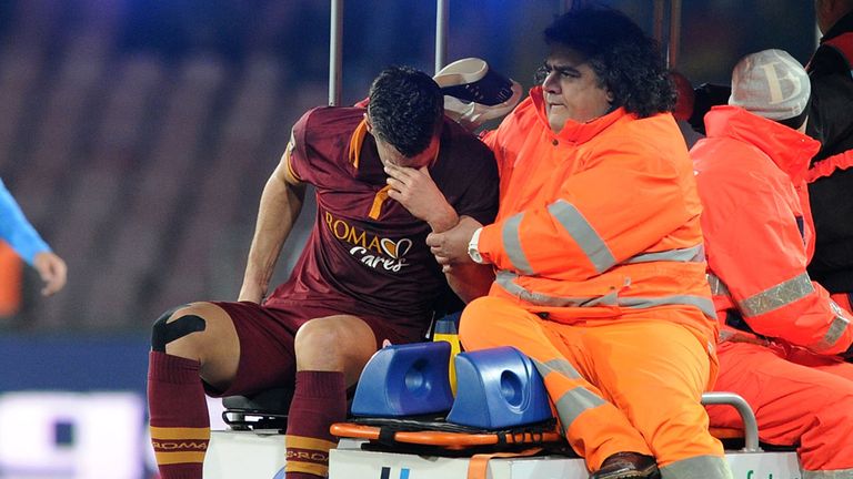 Kevin Strootman: Roma and Holland midfielder suffered season-ending knee injury