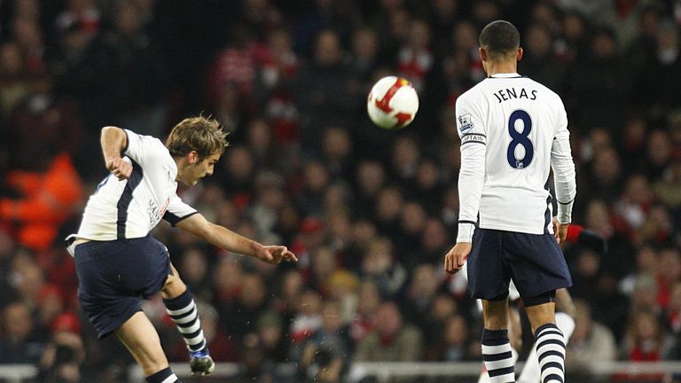Tottenham Hotspur's David Bentley volleys the opening goal, Arsenal 4 Spurs 4, Premier League, 29 October 2008