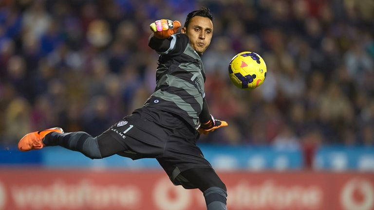 VALENCIA, SPAIN - JANUARY 19:  Keylor Navas of Levante in action during the la Liga match between Levante UD and FC Barcelona at Ciutat de Valencia on Janu