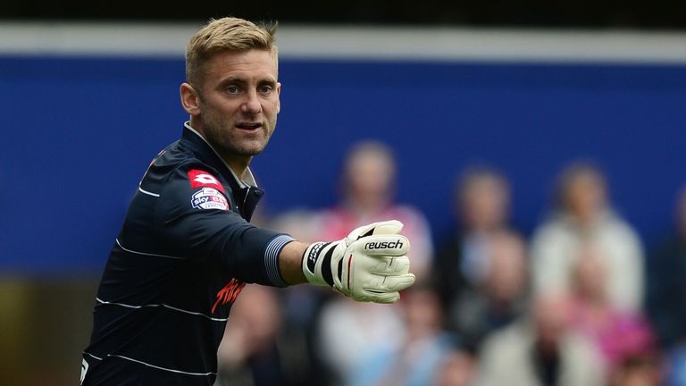 LONDON, ENGLAND - AUGUST 17:  Robert Green of QPR in action during the Sky Bet Championship match between Queens Park Rangers and Ipswich Town at Loftus Ro