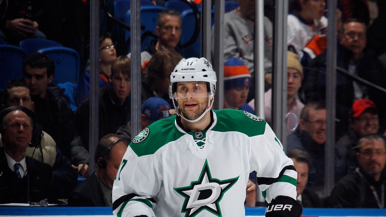 Rich Peverley of the Dallas Stars skates against the New York Islanders at the Nassau Veterans Memorial Coliseum