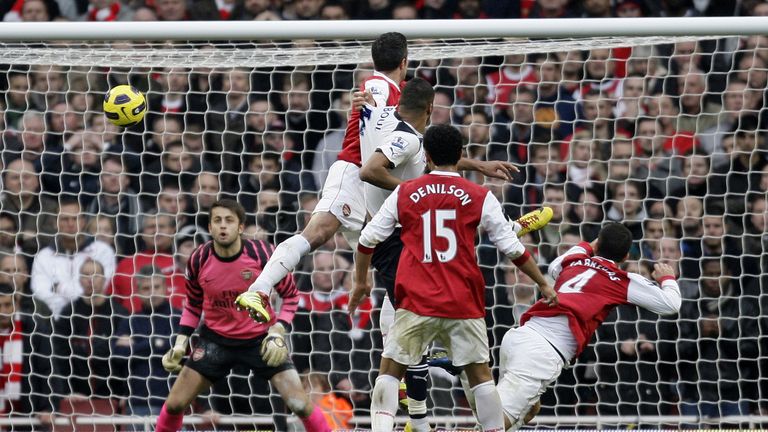 Tottenham's French defender Younes Kaboul (3rd R) scores late winning goal during Premier League match at Arsenal, 20 November 2010