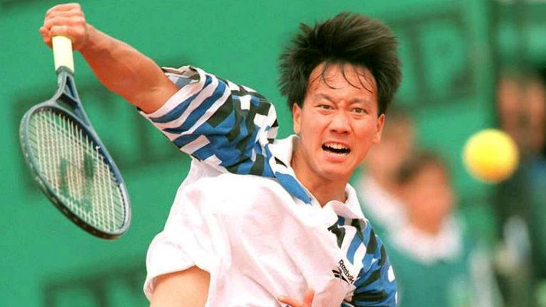 - Sixth-seeded US tennis player Michael Chang eyes his return against fifth-seeded Thomas Muster of Austria during the mens singles final of the French Open