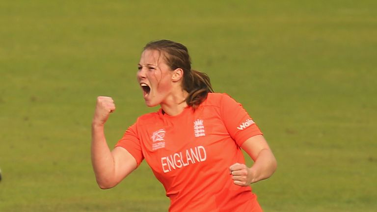 Anya Shrubsole of England celebrates after dismissing Jess Jonassen of Australia during the ICC Women's World Twenty20 final