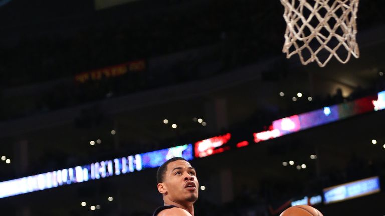 Gerald Green #14 of the Phoenix Suns goes up for a shot against the Los Angeles Lakers at Staples Center on March 30, 2014.