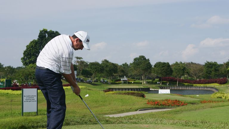 Playing to the island green 17th hole