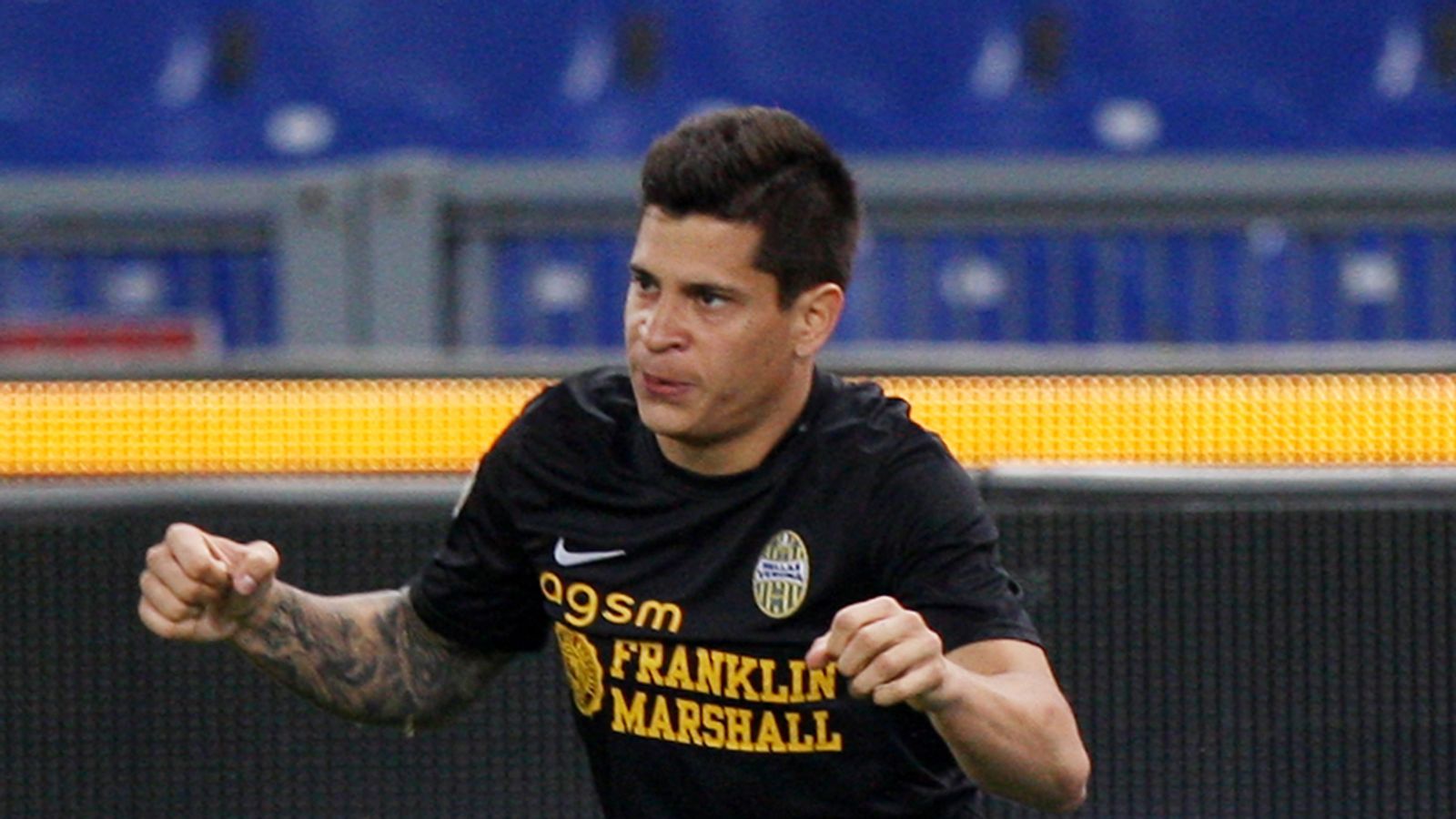 Transfer news: Hellas Verona sign forward Juan Manuel Iturbe on ...