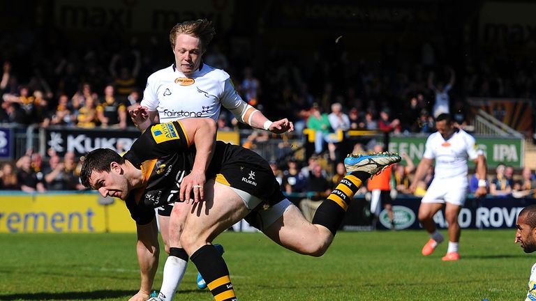 HIGH WYCOMBE, ENGLAND - MAY 03: Charlie Hayter of London Wasps scores a try during the Aviva Premiership match between London Wasps and Newcastle Falcons a