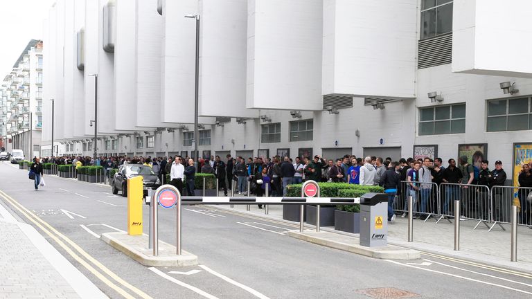 Queues outside Wembley Arena before the Froch-Groves II weigh-in (credit: Lawrence Lustig)