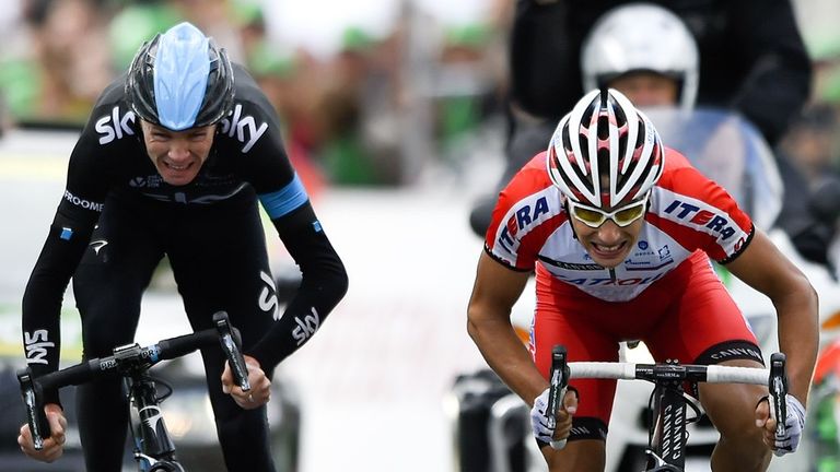  Simon Spilak (R) sprints ahead of second placed Chris Froome at Tour of Romandie