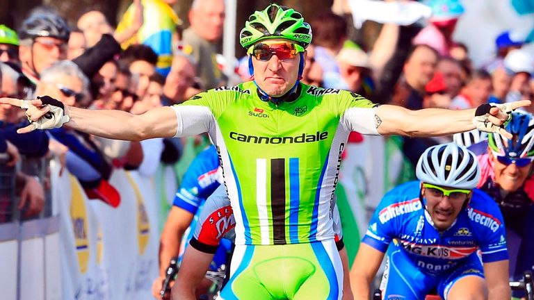 Elia Viviani wins stage 3 of the Settimana Coppi e Bartoli 