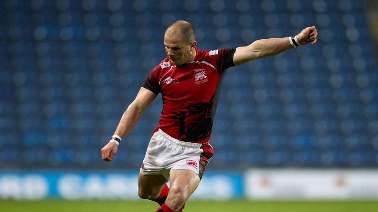 Gordon Ross: Kicked 12 points for London Welsh as they claimed a 19-point lead from the first leg