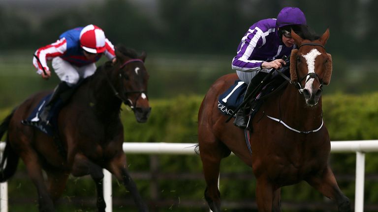 Leading Light beats Royal Diamond in the Coolmore Vintage Crop Stakes