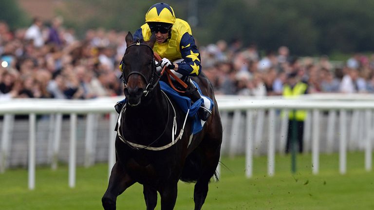Mister Universe ridden by Graham Lee wins The Yorkshire Regiment EBF Stallions Median Auction Maiden Stakes at York