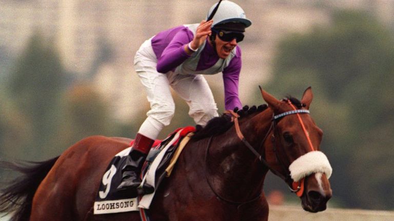 02 OCT 1994 : LANFRANCO DITTORI RIDES HOME LOCHSONG AS SHE WINS THE PRIX D''L''ABBAYE TODAY AT THE LONGCHAMP RACECOURSE IN PARIS, FRANCE. Mandatory Credit: