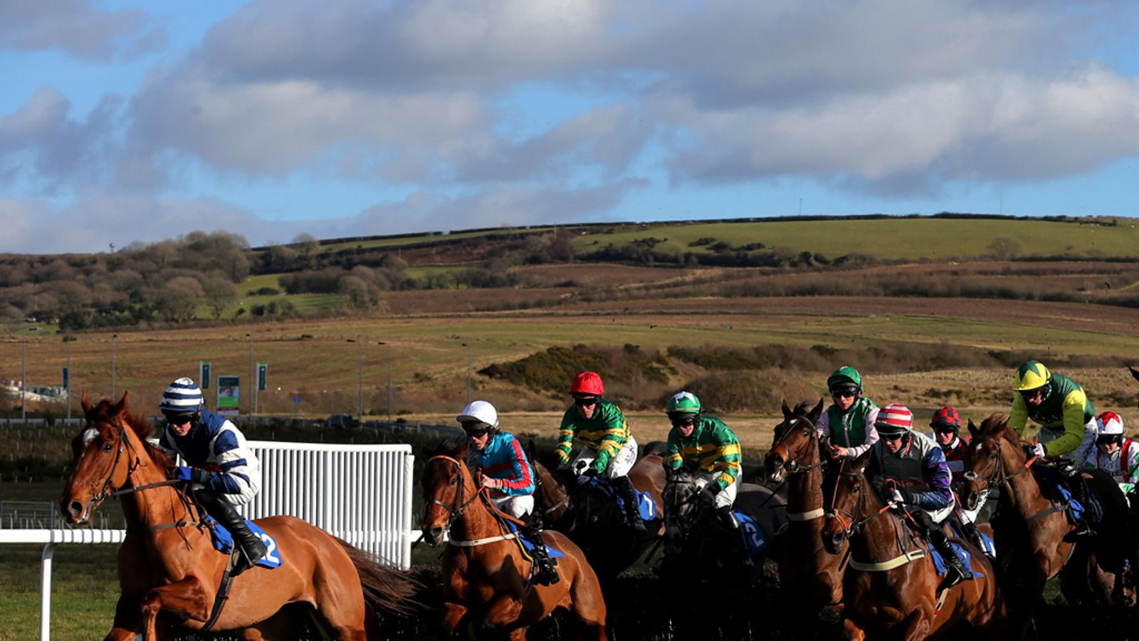 welsh-champion-hurdle-at-ffos-las-has-been-moved-to-october-racing