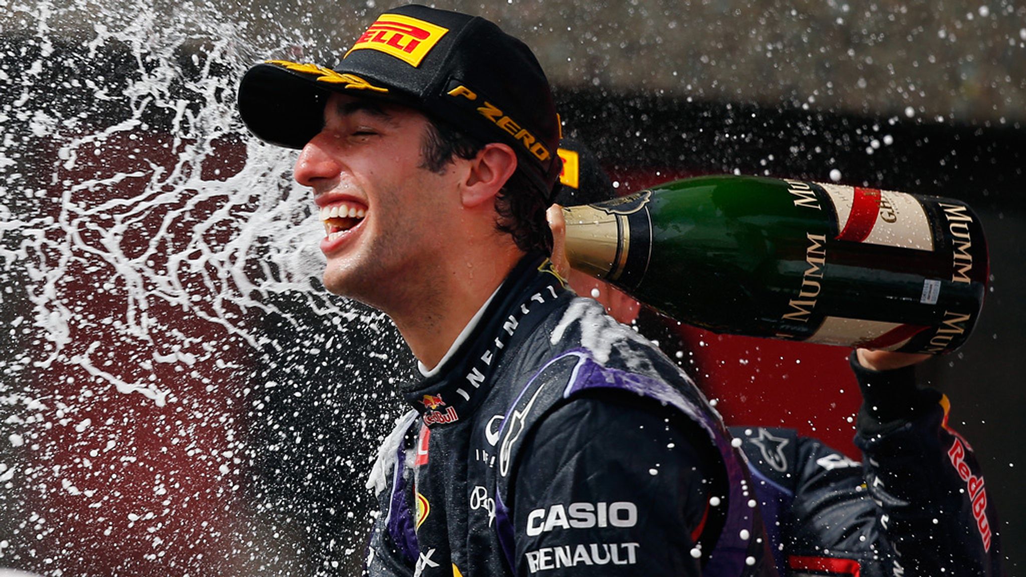 2014 Canadian GP: Daniel Ricciardo wins dramatic race as Nico Rosberg ...