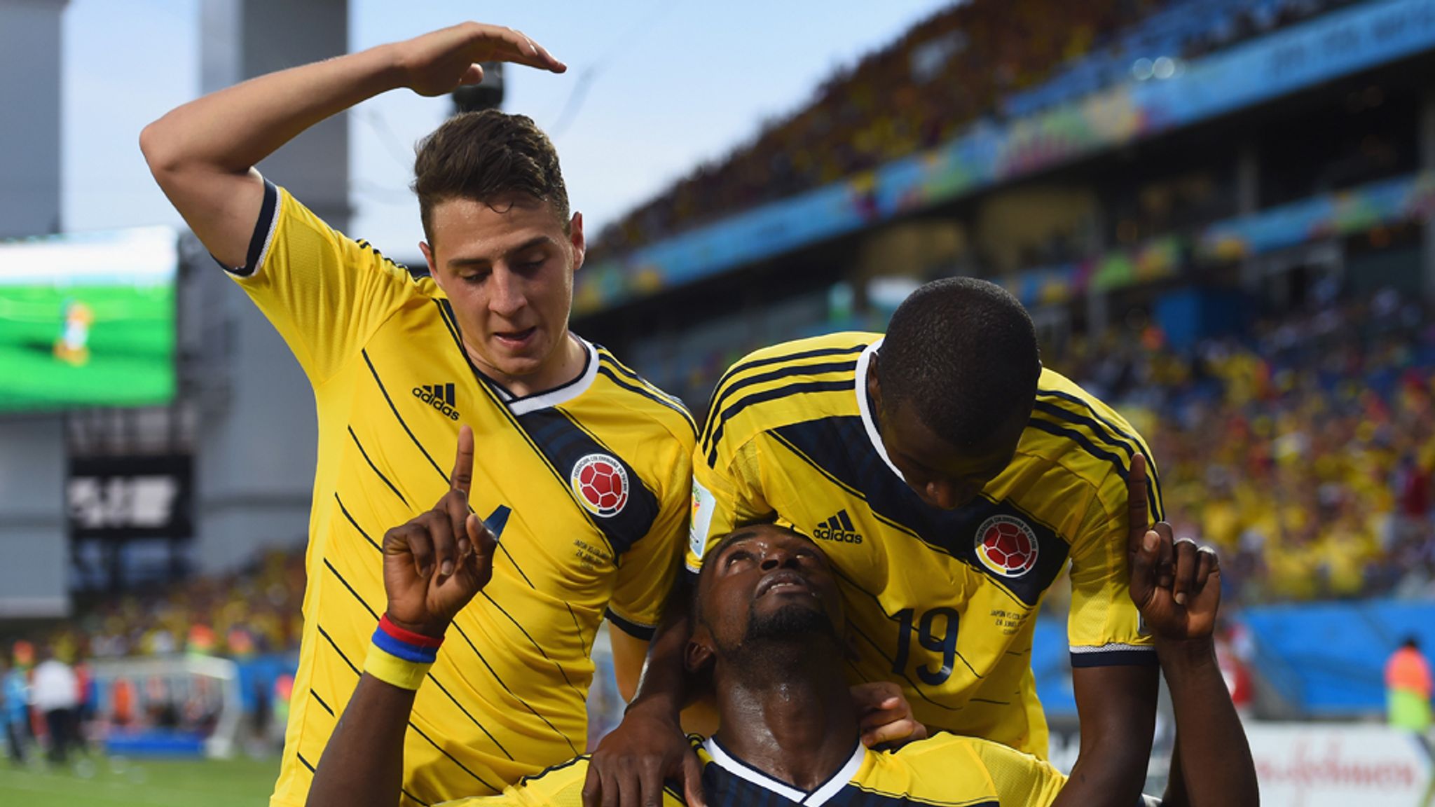 Colombian soccer rivalries' jerseys