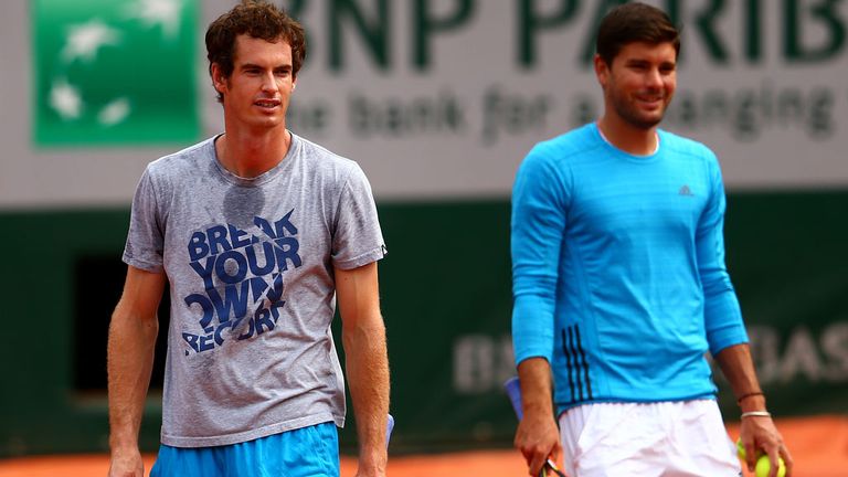 Andy Murray and Dani Vallverdu during a practice session at Roland Garros