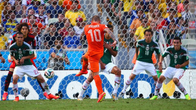 Wesley Sneijder equalises for Holland in their World Cup last-16 clash v Mexico in Fortaleza