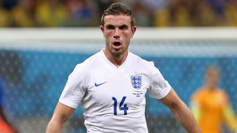 Jordan Henderson of England controls the ball during the 2014 FIFA World Cup Brazil Group D match between England and Italy 