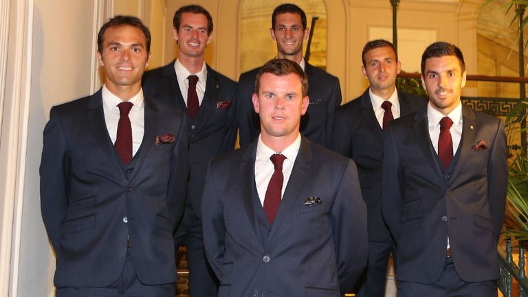 Ross Hutchins, Andy Murray, James Ward, Dan Evans, Colin Fleming and team captain Leon Smith of Great Britain