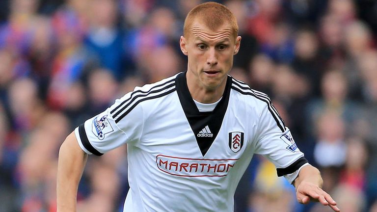 Free agent midfielder Steve Sidwell is undergoing a medical at Stoke City