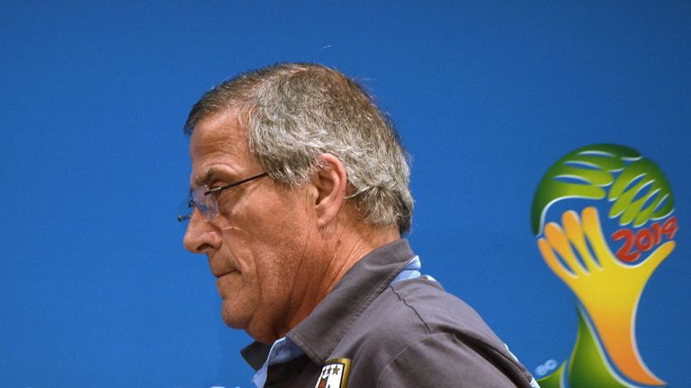 Uruguay's coach Oscar Tabarez walks after a press conference at the Maracana stadium in Rio de Janeiro on June 27, 2014, on the eve of the 2014 FIFA World 