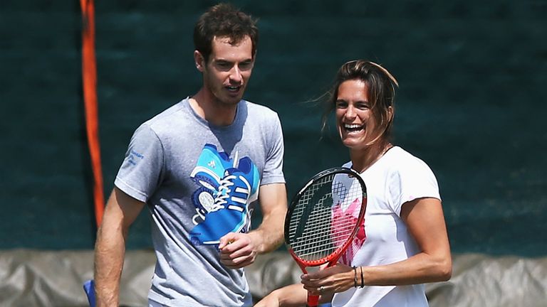 Murray has played 12 sets and won 12 sets and new coach Amelie Mauresmo was all smiles as the perfect defence continues