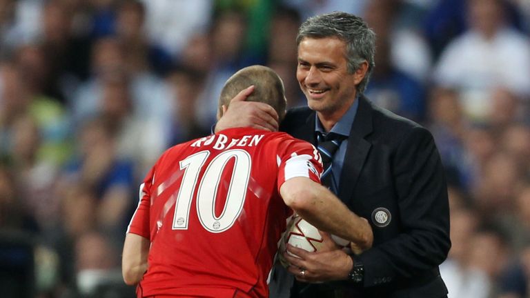 Head coach Jose Mourinho of Inter Milan embraces Arjen Robben of Bayern Muenchen during the 2010 UEFA Champions League Final