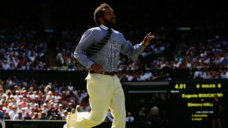 There was a break during the tie-break however as umpire Kader Nouni raced across court