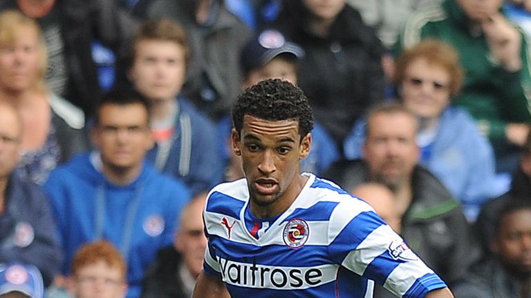 Nick Blackman of Reading attacks during the Sky Bet Championship match between Reading v Watford at The Madejski Stadium 