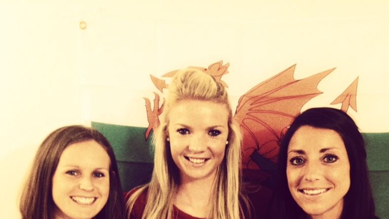 Elen (centre) and her team-mates