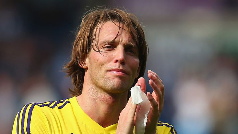 WEST BROMWICH, ENGLAND - SEPTEMBER 01:  Michu of Swansea applauds the traveling fans after the Barclays Premier League match between West Bromwich Albion a