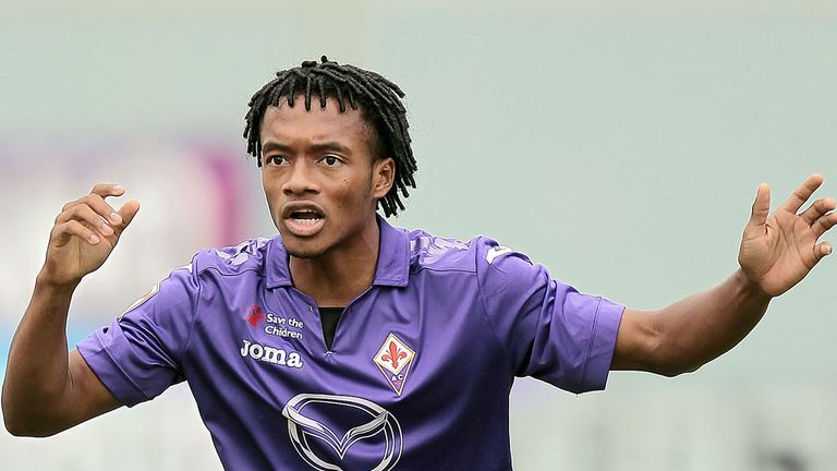 FLORENCE, ITALY - SEPTEMBER 15: Guillermo Cuadrado of ACF Fiorentina reacts during the Serie A match between ACF Fiorentina and Cagliari Calcio at Stadio A